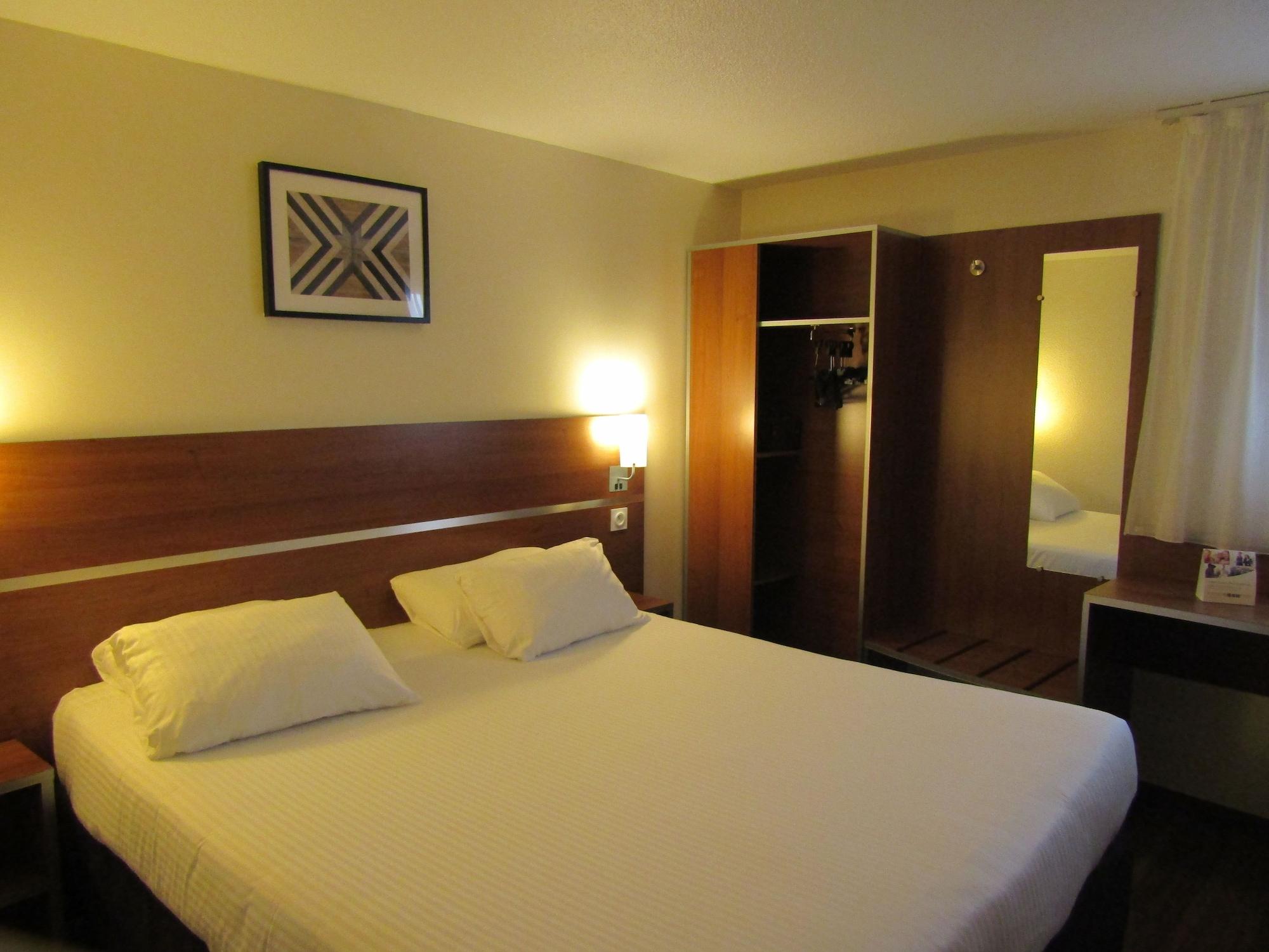 Comfort Hotel Aeroport Lyon St Exupery Colombier-Saugnieu Esterno foto