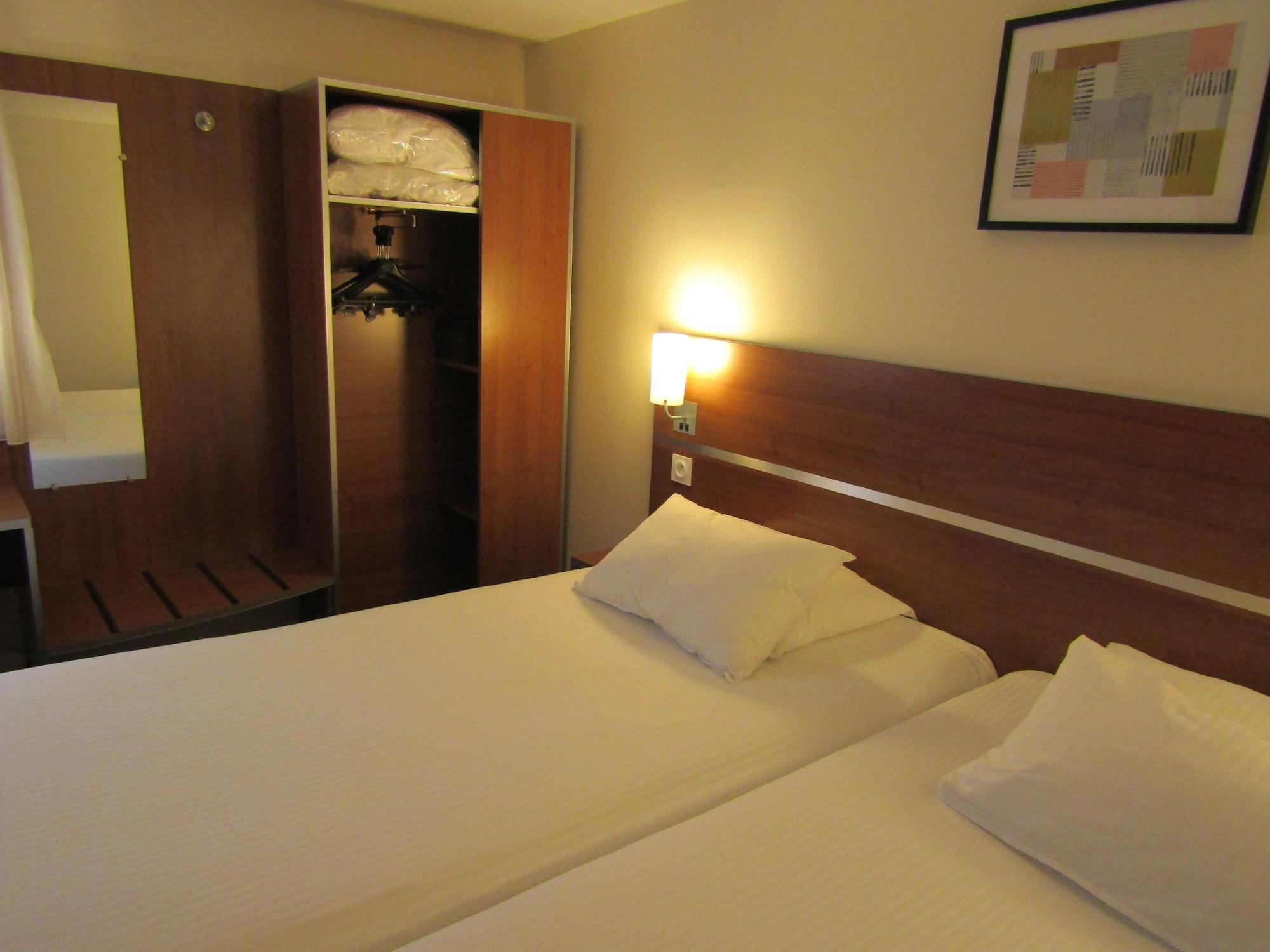 Comfort Hotel Aeroport Lyon St Exupery Colombier-Saugnieu Esterno foto
